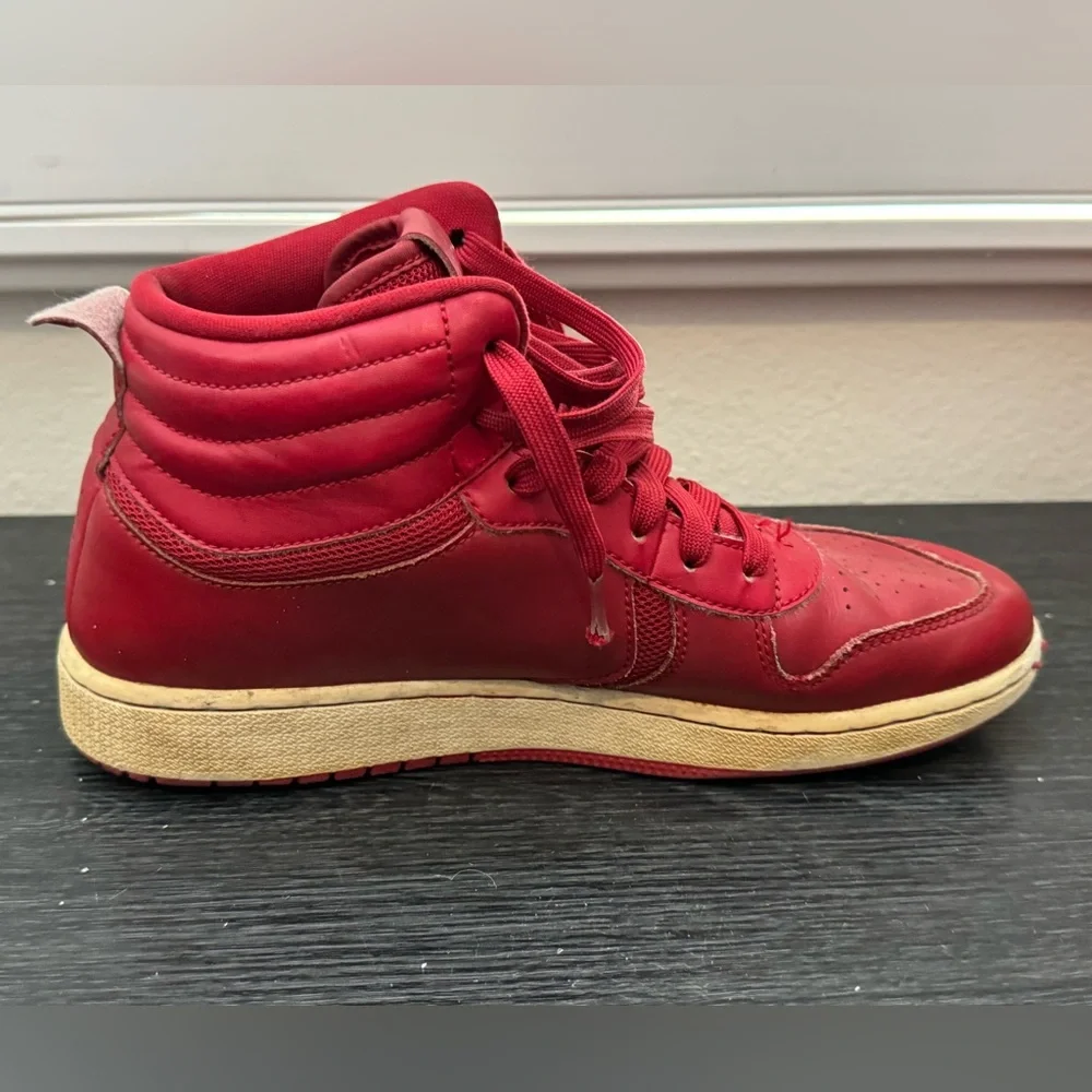Nike Air Jordan Heritage Red Basketball Shoes Sneakers 886310-601 Boys 6Y